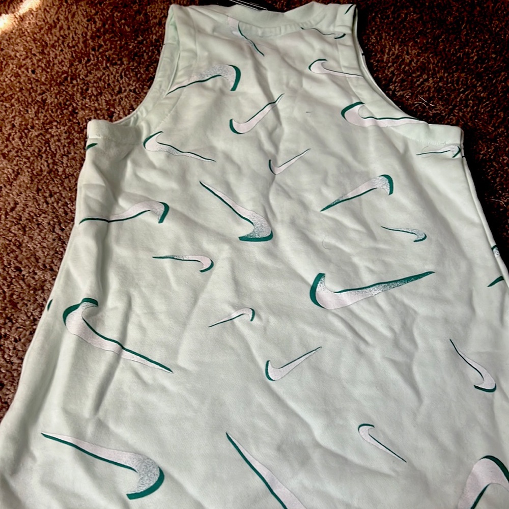 Nike sleeveless shirt